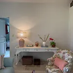 Bed and Breakfast Chateau De Pomiro D'hotes Et