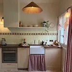 Bed and Breakfast Chateau De Pomiro D'hotes Et