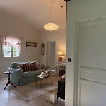 Bed and Breakfast Chateau De Pomiro D'hotes Et