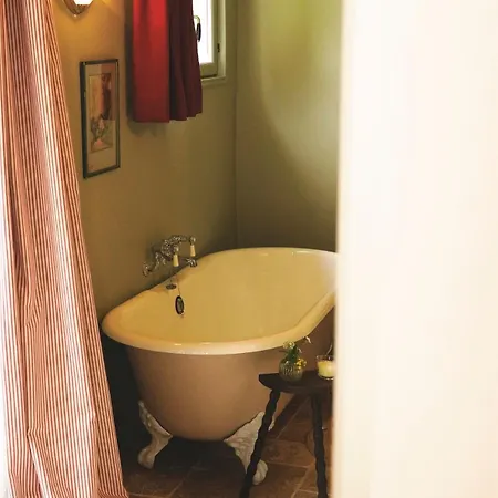 Panzió Chateau De Pomiro D'hotes Et 3*