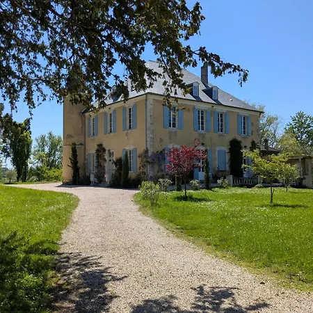 Chateau De Pomiro D'hotes Et Panzió Montréal