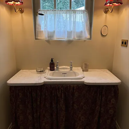 Chateau De Pomiro D'hotes Et