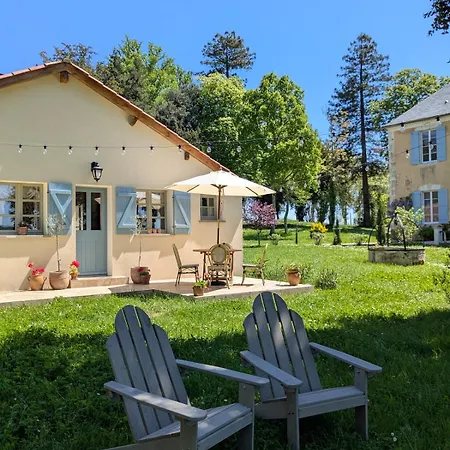 Chateau De Pomiro D'hotes Et Panzió 3*