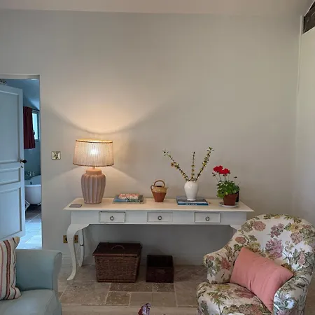 Bed and breakfast Chateau De Pomiro D'hotes Et
