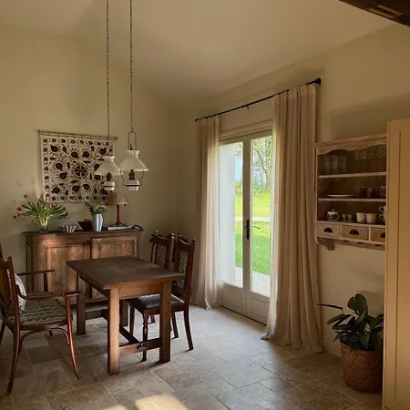 Bed and breakfast Chateau De Pomiro D'hotes Et 3*