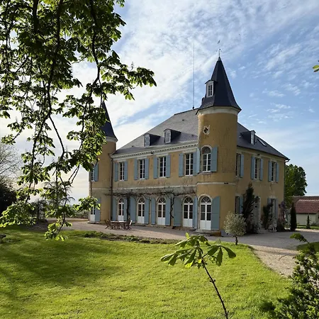 Bed and breakfast Chateau De Pomiro D'hotes Et