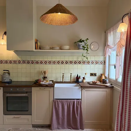 Bed and breakfast Chateau De Pomiro D'hotes Et