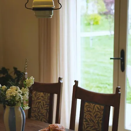 Bed and breakfast Chateau De Pomiro D'hotes Et