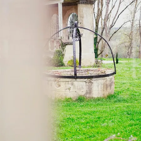 Chateau De Pomiro D'hotes Et Montréal