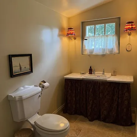 Chateau De Pomiro D'hotes Et Panzió