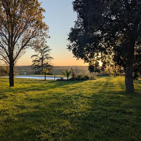 Chateau De Pomiro D'hotes Et 3*