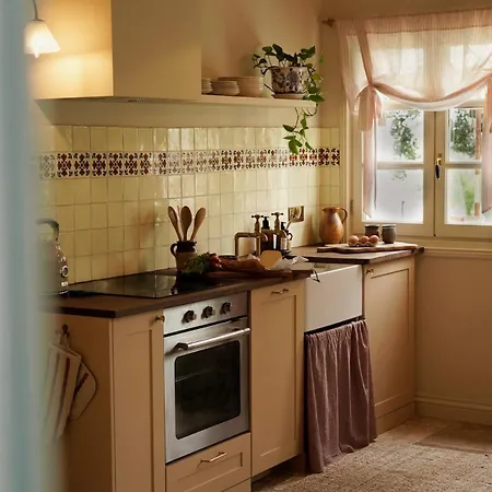 Chateau De Pomiro D'hotes Et