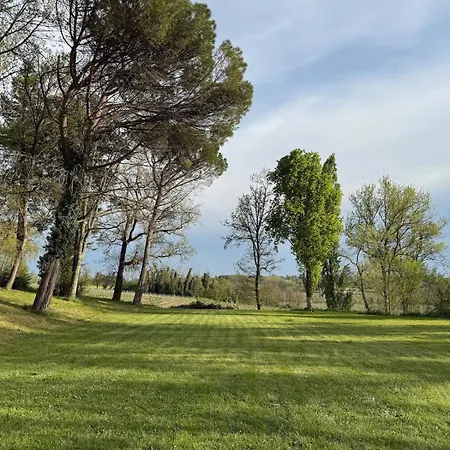 Bed and breakfast Chateau De Pomiro D'hotes Et