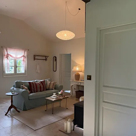 Bed and breakfast Chateau De Pomiro D'hotes Et