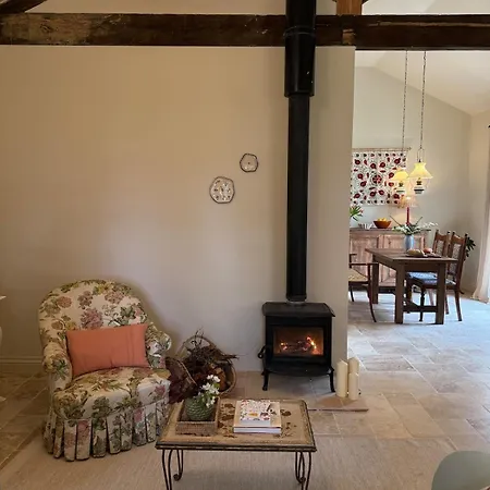 Chateau De Pomiro D'hotes Et 4*
