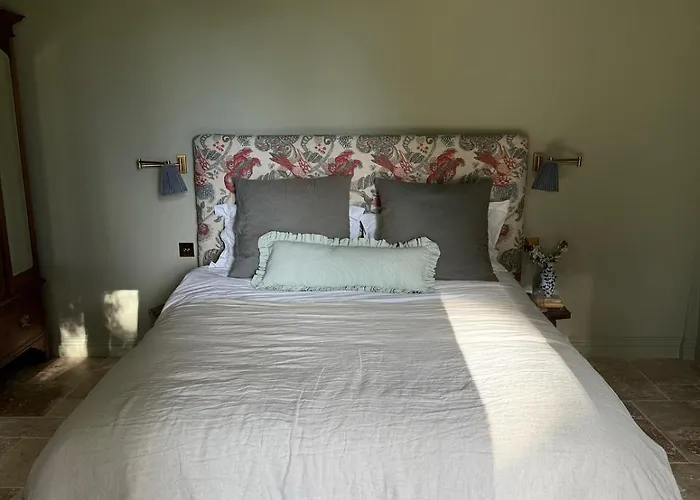 Chateau De Pomiro D'hotes Et 3*